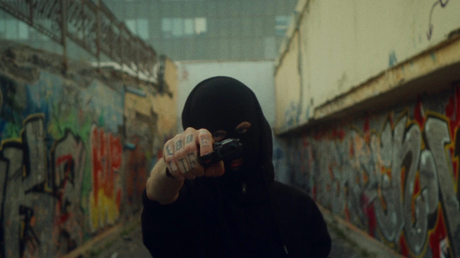 THUG — кадр 12