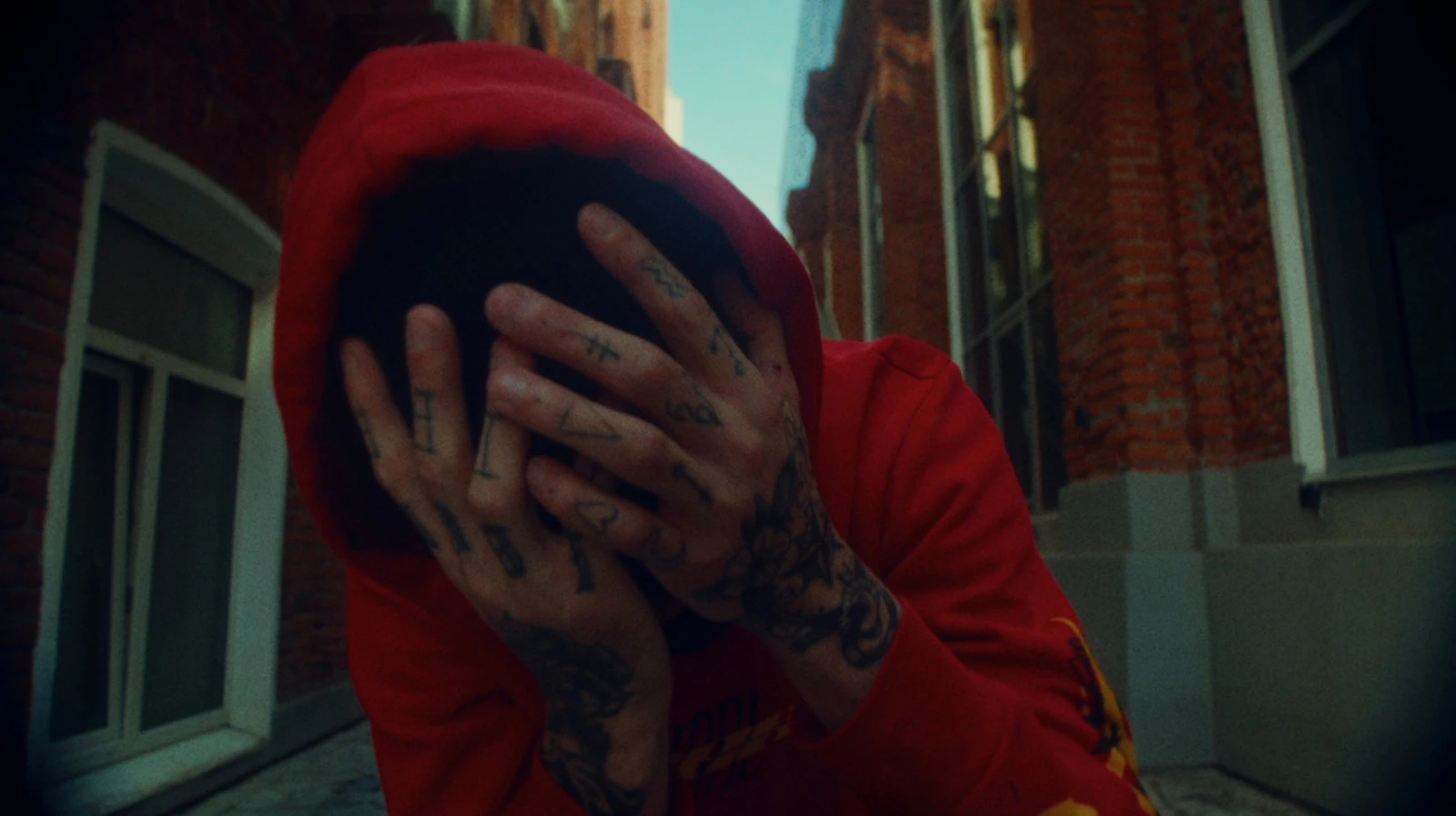 THUG — кадр 15
