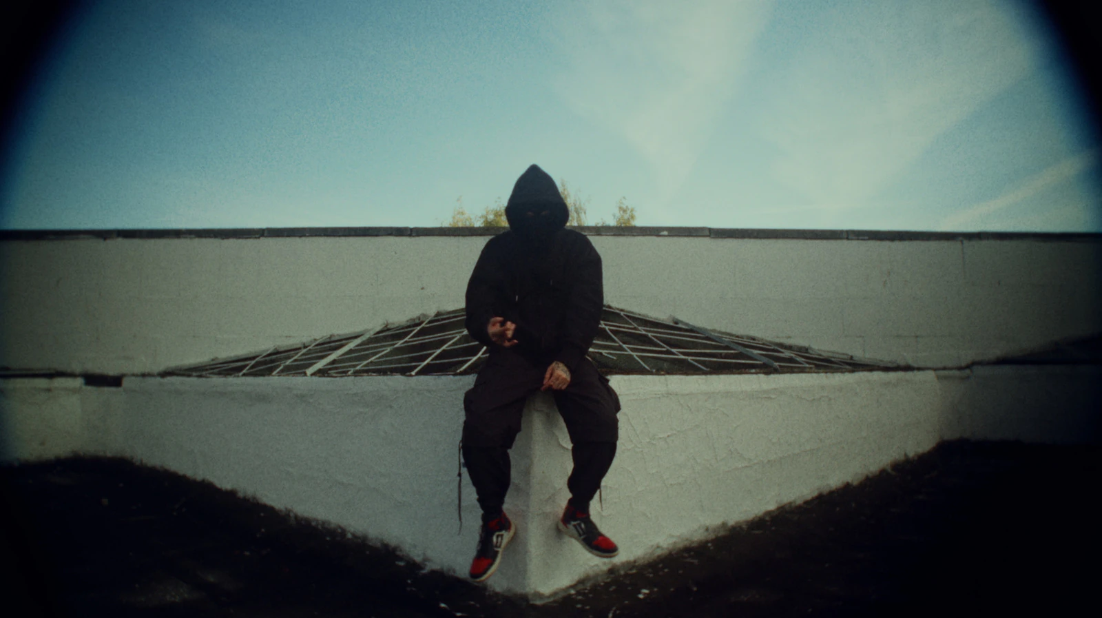 THUG — кадр 8